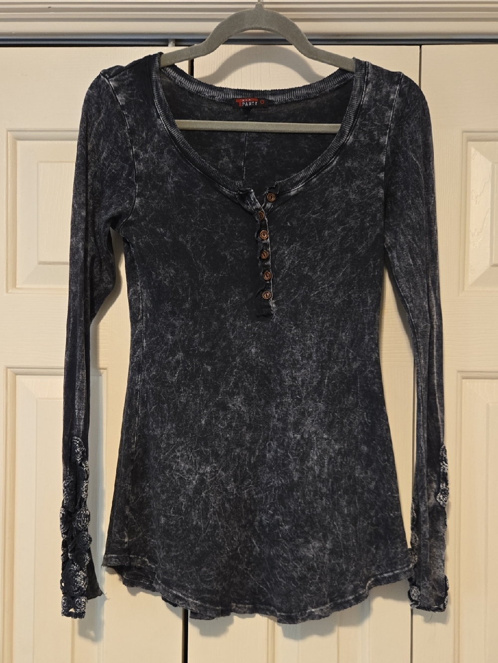 Tparty Lace Cuff Henley